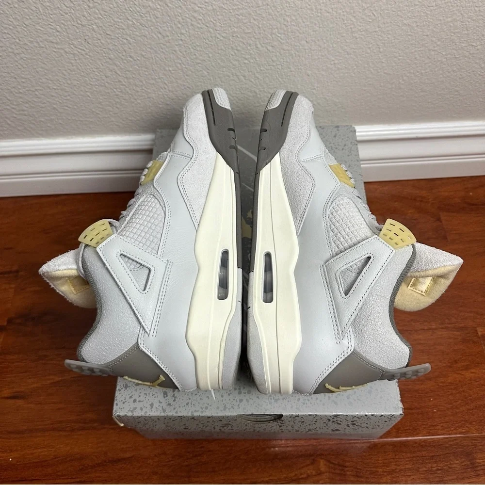 Jordan 4 Retro SE Craft Photon Dust Size 11